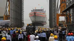 මසගාන් ඩොක් නෞකා ඉදිකිරීමේ සමාගම ඉන්දීය රජයට අයත් සමාගමක් වේ.