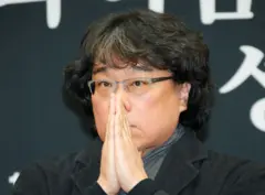 봉준호 감득이 12일 오전 서울 중구 한국프레스센터에서 고(故)이선균 배우의 죽음을 마주하는 문화예술인들의 성명서를 발표하고 있다