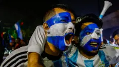 বাংলাদেশের আর্জেন্টিনার প্রতি সমর্থন দৃষ্টি কেড়েছে আর্জেন্টিনাতেও। 