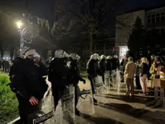 Veliki broj policajaca bio je prisutan tokom lokalnih u Kuli