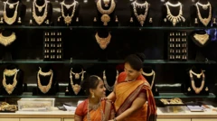 भारत में त्योहारी और शादी के सीज़न में गोल्ड की काफ़ी डिमांड रहती है