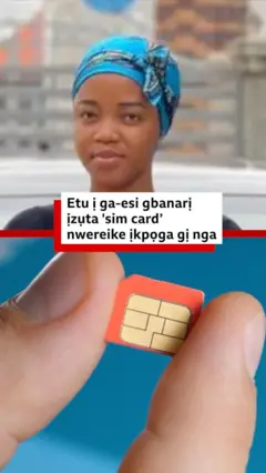 Nwaada Titilayo na mkpịsịaka abụọ ji akara ekwentị 'sim card'