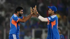 ජස්ප්‍රිට් බුම්රා සහ සූර්යකුමාර් යාදෙව්