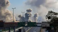 রাজধানী তেহরানসহ ইরানের বিভিন্ন শহরে হামলা অব্যাহত রেখেছে ইসরায়েল-যুক্তরাষ্ট্র