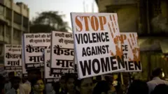 नॅशनल क्राइम रेकॉर्ड्स ब्युरोच्या (एनसीआरबी) माहितीनुसार, 2022 मध्ये भारतात बलात्काराचे 31 हजारांहून अधिक गुन्हे नोंदवले गेले. त्यानंतर, एनसीआरबीने कोणतेही आकडे जाहीर केलेले नाहीत (प्रतिकात्मक फोटो)