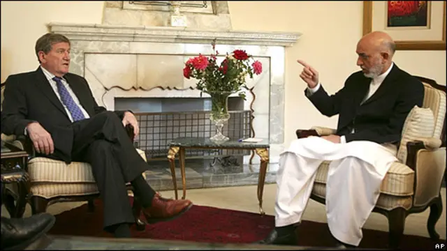 ریچارد هولبروک، نماینده ویژه آمریکا در امور افغانستان و پاکستان برای بهبودی روابط کابل- اسلام آباد تلاش کرد