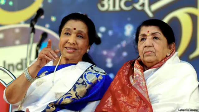 आशा भोंसले के साथ लता मंगेशकर