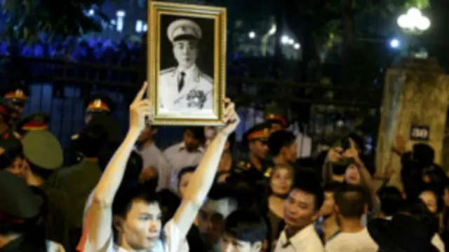 'Anh ấy cầu nguyện linh hồn đại tướng Võ Nguyên Giáp linh thiêng phù hộ độ trì'