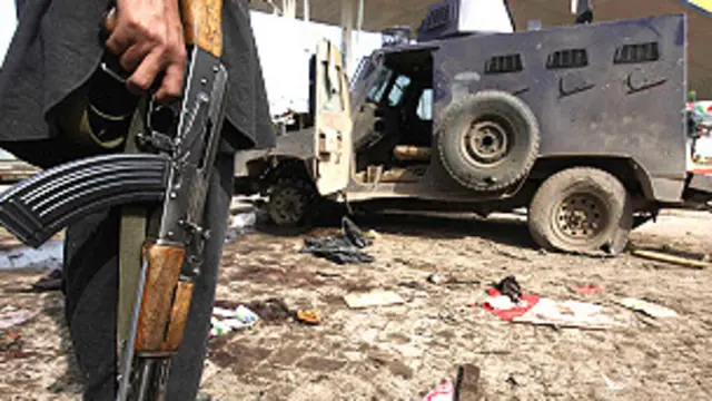 پېښور کې د وسلوالو لخوا د امنیتي ځواکونو په نښه کېدلو لړۍ روانه ده