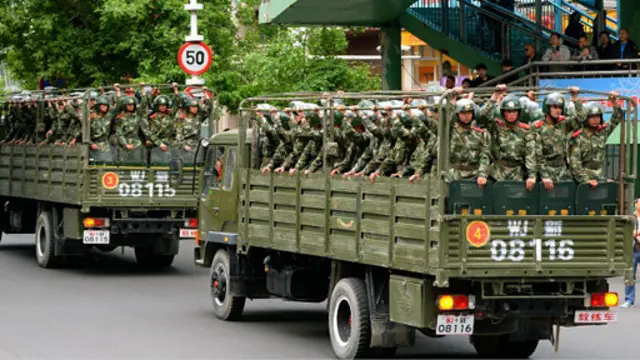 Trung Quốc đáp trả vụ Urumqi bằng cách tăng cường an ninh ở Tân Cương