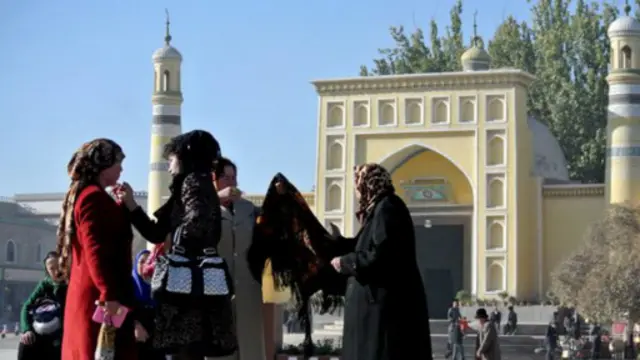 Người Hồi giáo ở Tân Cương nói Bắc Kinh 'đàn áp tôn giáo và phong tục của họ'