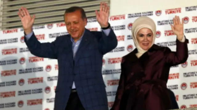 اردوغان ۵۲ سلنه رایې په ګټلو سره له خپلو سیالانو مخکې شو