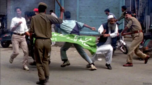 कश्मीर में चुनावी बहिष्कार के दौरान हिंसा की फाइल फोटो