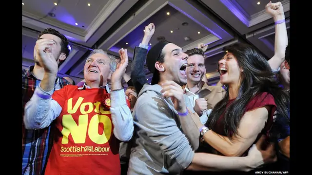 Nhưng những người chọn Scotland ở lại với Liên hiệp Anh thì không giấu nổi niềm vui.