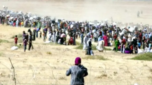 له تېرو درو کلونو راهیسې په سوریه کې د واکمن نظام پرضد پاڅون له پیلېدا راهیسې ترکیې ته تر ۸۷۴ زرو ډېر کډوال اوشتي.