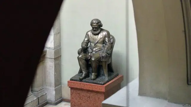 Trường Đại học Corvinus từng mang tên người lập ra chủ nghĩa cộng sản