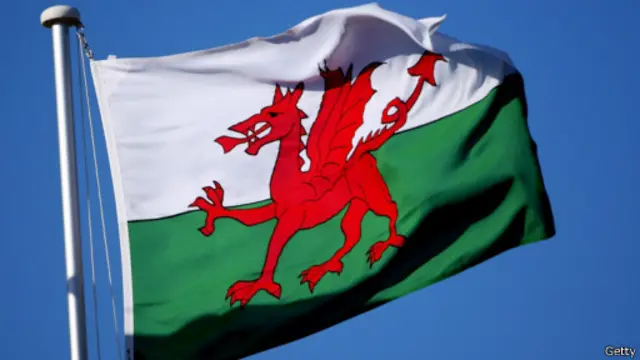 罗杰·斯卡利教授说，“人们是在争取更多权利，这个趋势很明显。