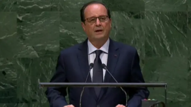 Tổng thống Hollande nói Pháp sẽ không bao giờ nhượng bộ khủng bố