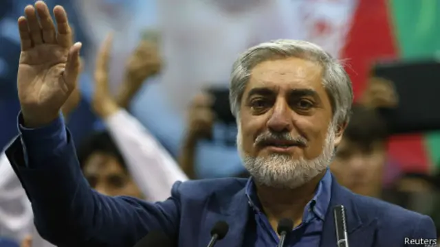 عبدالله عبدالله اشرف غني ته د ولسمشرۍ مبارکي ورکړه