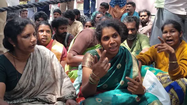 மாரிமுத்து மீது வனத்துறையினருக்கு கடும் ஆத்திரம் இருந்ததாக குற்றம் சாட்டும் உறவினர்கள்