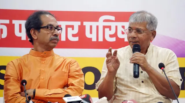 उद्धव ठाकरे, प्रकाश आंबेडकर