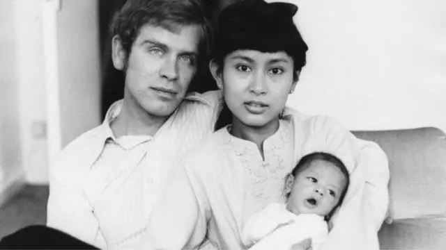 Aung San Suu Kyi and her family