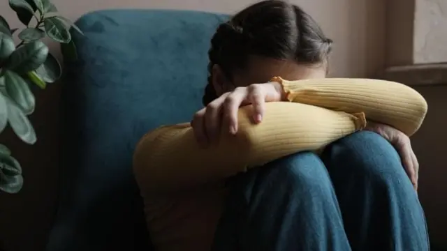 બાંગ્લાદેશી કિશોરી પાસે ગુજરાતમાં વેશ્યાવૃત્તિ, મહારાષ્ટ્રમાં રેકેટનો પર્દાફાશ, પોક્સો અને પીટા, ભારતીય ન્યાય સંહિતાની કલમો, બીબીસી ગુજરાતી