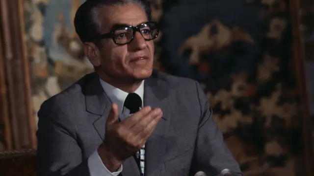 شاه ايران محمد رضا بلهوي