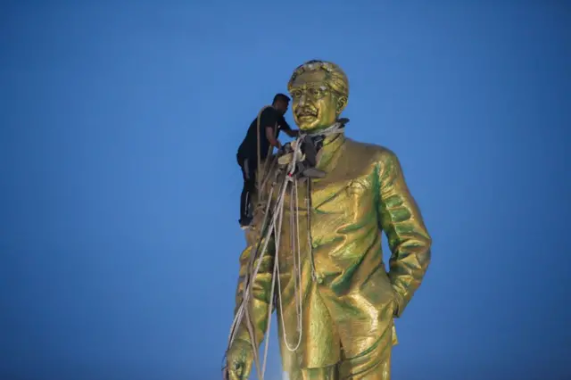 बांगलादेशातील अस्थैर्यामागे 'परदेशी शक्तींचा हात' आहे का?