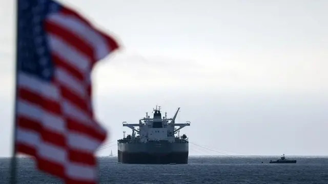 வெனிசுவேலா எண்ணெய் இருந்தும் இரான் போரால் அமெரிக்கா அதிர்வது ஏன்?