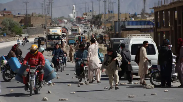 اعتراض مردم پس از کشته شدن دو عضو جامعه هزاره در شهر کویته پاکستان