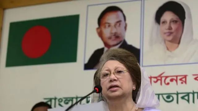 बांगलादेश नॅशनलिस्ट पार्टीच्या (बीएनपी) नेत्या खालिदा झिया अनेक वर्षे तुरुंगात होत्या, सध्या त्यांची तब्येत गंभीर आहे