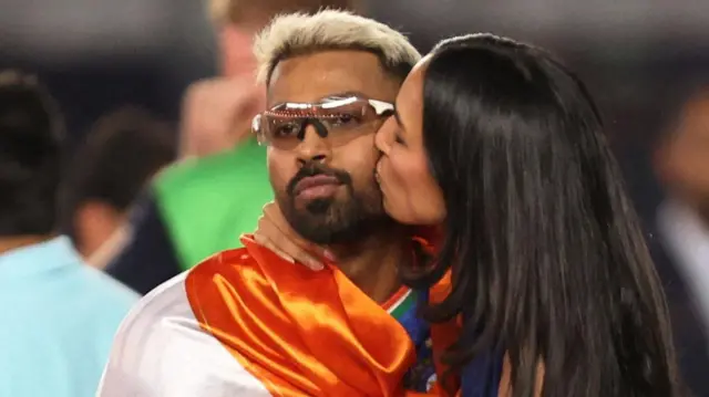 ભારત વિરુદ્ધ ન્યૂઝીલેન્ડ ફાઇનલ મેચ, હાર્દિક પંડ્યા, હાર્દિકની ગર્લફ્રેન્ડ માહિકા શર્મા, અમદાવાદ ટી20 મેચ, ભારત ટી20 વર્લ્ડ ચેમ્પ્યિન, ટી20 2026 ફાઇનલ મેચનું એનાલિસિસ વિશ્લેષણ, મોટેરા નરેન્દ્ર મોદી સ્ટેડિયમ, બીબીસી ગુજરાતી