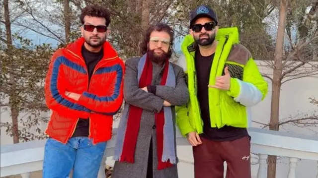 ਹੰਸ ਰਾਜ ਆਪਣੇ ਬੇਟਿਆਂ ਨਾਲ