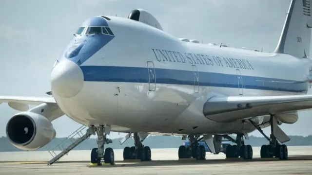 طائرة بوينغ E-4B