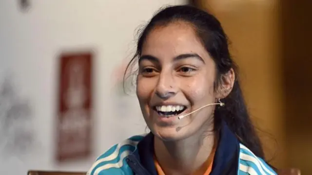 શીતલ દેવી, પૅરા ઍથ્લીટ, પૅરાલિમ્પિક, ISWOTY, બીબીસી ઇન્ડિયન સ્પૉર્ટ્સવુમન ઑફ ધ યર, તીરંદાજી, આર્ચરી, બીબીસી ગુજરાતી, બીબીસી ન્યૂઝ ગુજરાતી