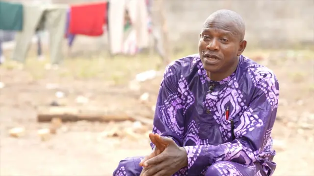 Wani malami Michael Olonite.