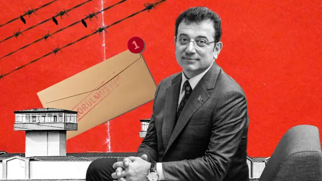 İllüstrasyon bir koltukta Ekrem İmamoğlu'nu gösteriyor. Arkada dikenli teller ve üzerinde "görülmüştür" yazan bir zarf var.