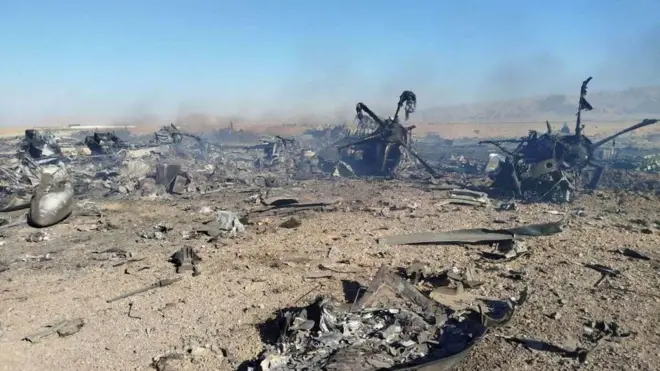 Olupine na zemlji za koje Revolucionarna garda tvrdi da je američki avion uništen tokom misije pronalaženja zarobljenog pilota u Isfahanu, u Iranu