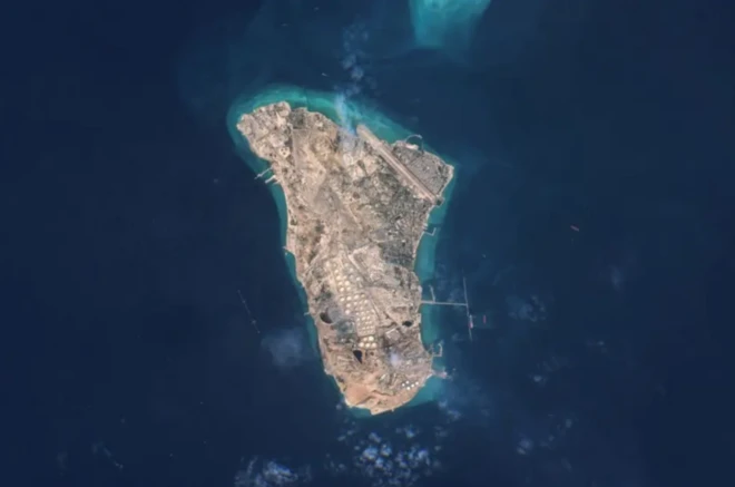 Doorka muhiimka ah ee jasiiraddu waxay dhalinaysaa su'aalo ku saabsan waxa laga yaabo in la beegsado jasiiradda.