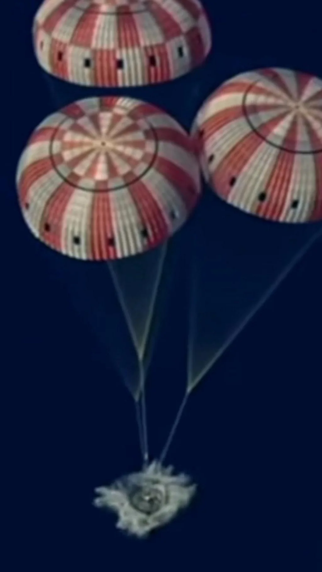 आर्टेमिस मोहीम : अंतराळवीर पृथ्वीवर परतले तो क्षण