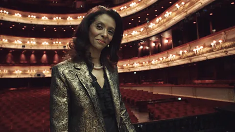 Take Me to the Opera Season 1 Episode 3