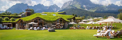 Amazing Hotels: Life Beyond the Lobby Season 1